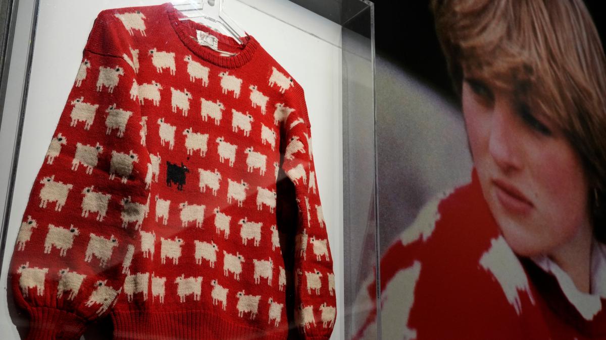 Prinzessin Dianas Schaf-Pullover für 1,1 Millionen Dollar versteigert