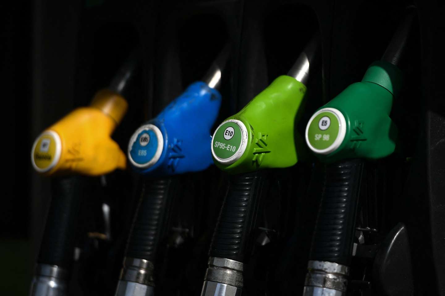 Carburants : la possibilité de vente à perte sera effective à partir de « début décembre » ; des « mesures de compensation » pour les stations-service indépendantes