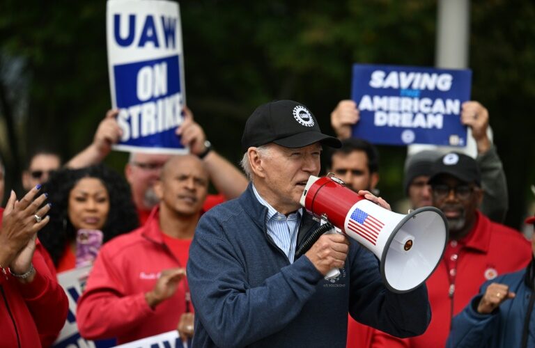 Image inédite: Joe Biden apporte un soutien historique aux ouvriers de l'automobile en grève
