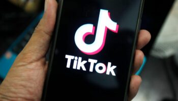 Ein Tiktok-Logo auf einem Smartphonebildschirm