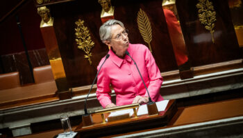 À l’Assemblée, Élisabeth Borne résiste à la première motion de censure de la saison parlementaire