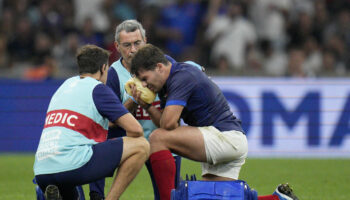 Antoine Dupont souffre d’une fracture, la durée de son indisponibilité pour la Coupe du monde reste incertaine
