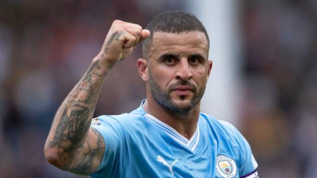 Kyle Walker signs contract extension committing him to Manchester City until 2026