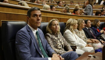 Pedro Sánchez desprecia al Congreso al enviar a Óscar Puente a dar la réplica a Feijóo y esquiva un debate sobre la amnistía