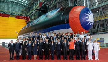 Taiwan presenta a su "monstruo marino", el primer submarino de fabricación nacional