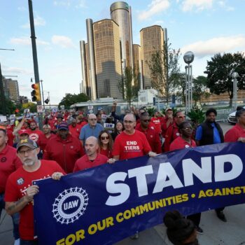 UAW leaders and automakers return to the bargaining table