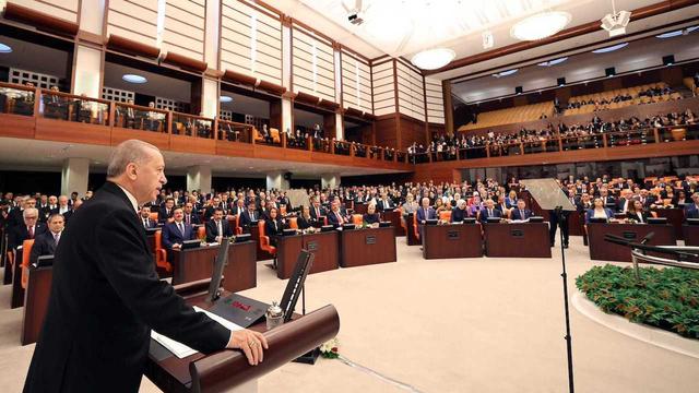 Ankara: Erdoğan spricht nach Anschlag auf Ministerium vor türkischem Parlament
