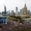 Pologne: L'opposition rassemble "environ un million" de personnes à Varsovie