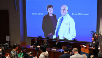 Nobel de médecine : Katalin Kariko et Drew Weissman récompensés pour le vaccin à ARN messager