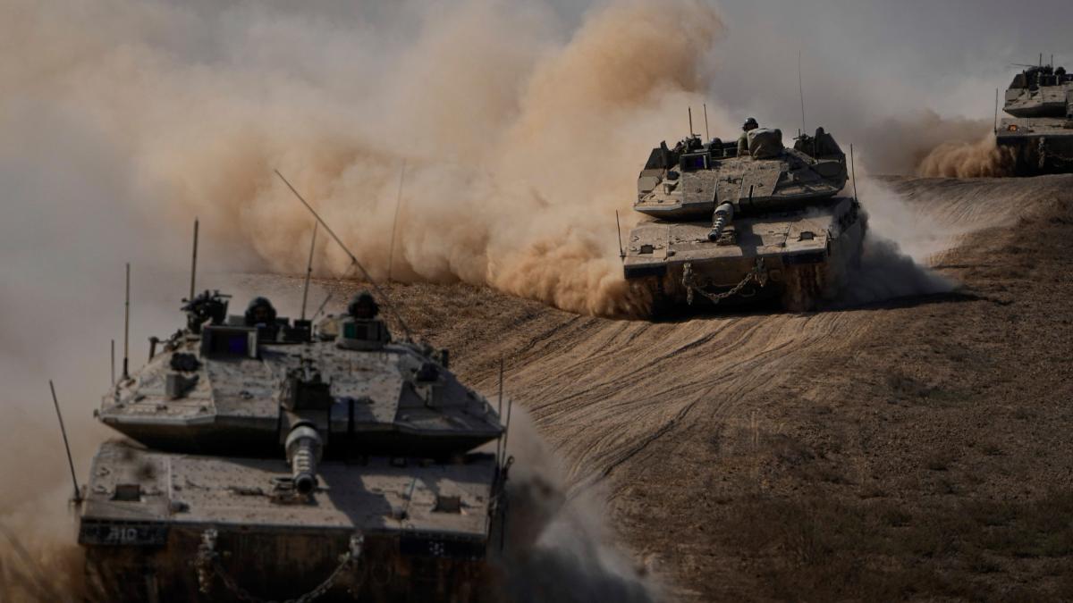 Israels Militär greift nach Raketenbeschuss Ziele in Syrien und gibt mehr Zeit für Evakuierung