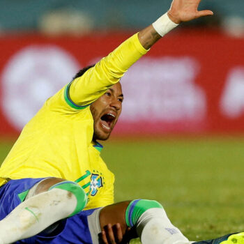 Football : gros coup dur pour Neymar, victime d’une rupture des ligaments croisés à un genou