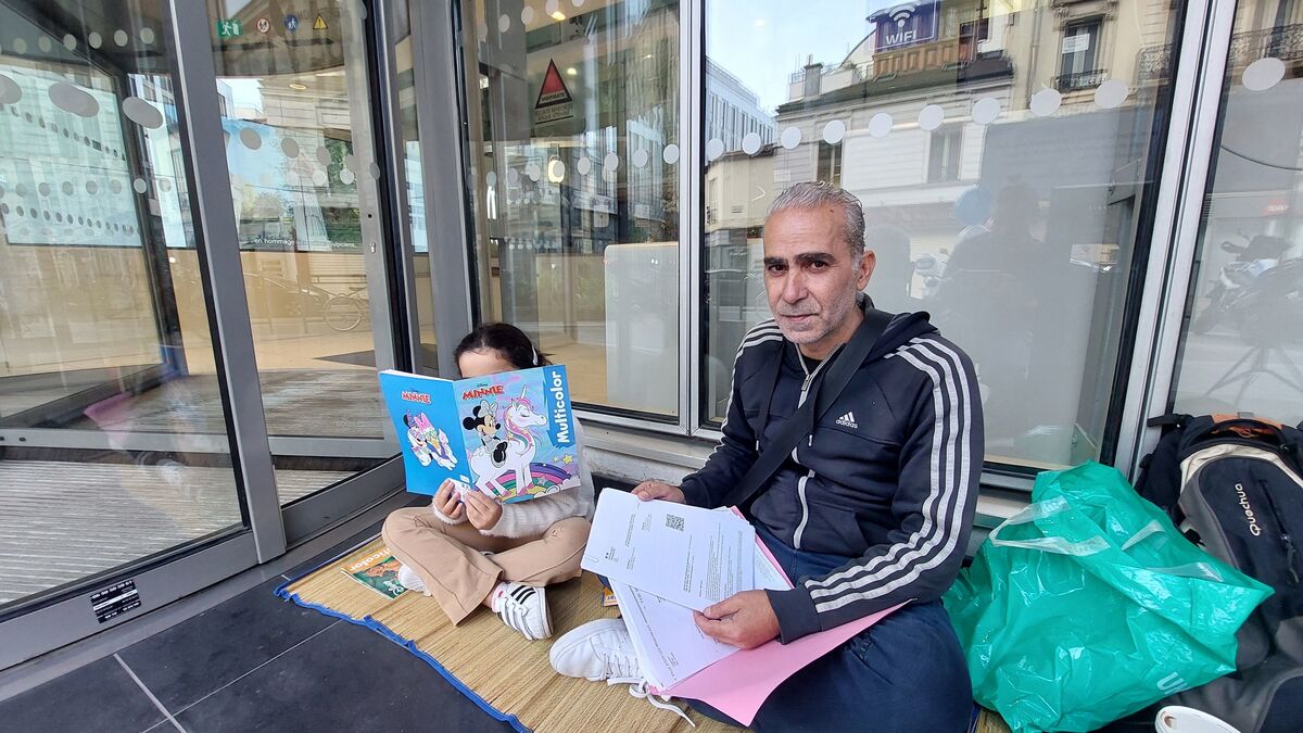 Issy-les-Moulineaux : pour obtenir un logement social, il fait un sit-in avec sa fille tous les quinze jours