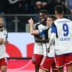 Rot, Spielunterbrechung – HSV gewinnt hitzige Partie gegen Magdeburg