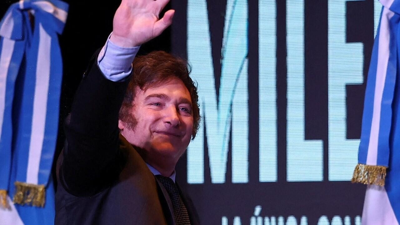 Le candidat antisystème Javier Milei remporte la présidentielle en Argentine