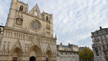 Suivez en direct les obsèques de Gérard Collomb à Lyon