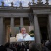El papa Francisco dice que tiene una "inflamación pulmonar" y reza el Ángelus desde su casa