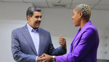 Maduro ficha a la atleta Yulimar Rojas, "la reina de Venezuela", para su referéndum patriótico