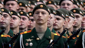 En Russie, Vladimir Poutine augmente de 15 % le nombre de militaires