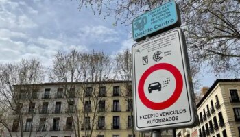 El cambio en la normativa que prohíbe circular dentro de la M-30 de Madrid a los coches con esta etiqueta a partir de 2024