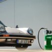 Si tienes un coche clásico, ahora puedes moverte con combustibles sintéticos
