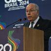 Le ministre brésilien des Affaires étrangères, Mauro Vieira, lors d'une conférence de presse en clôture d'une réunion des ministres des Affaires étrangères des pays du G20, le 22 février 2024 à Rio de Janeiro