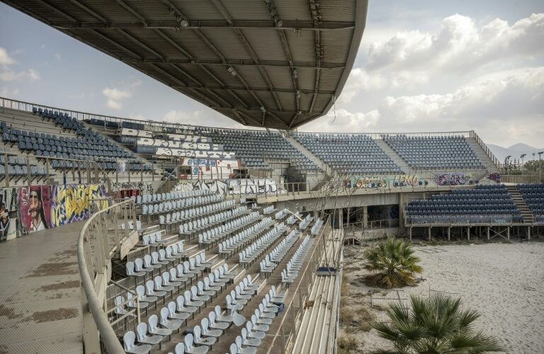 Stade fermé, terrains abandonnés...: Vingt ans après, le grand gâchis des JO d'Athènes
