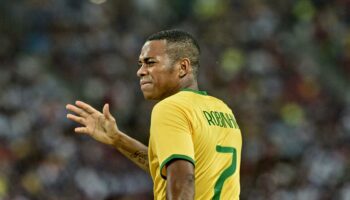 Brésil : Robinho, ex-star du football, arrêté avant son incarcération pour viol