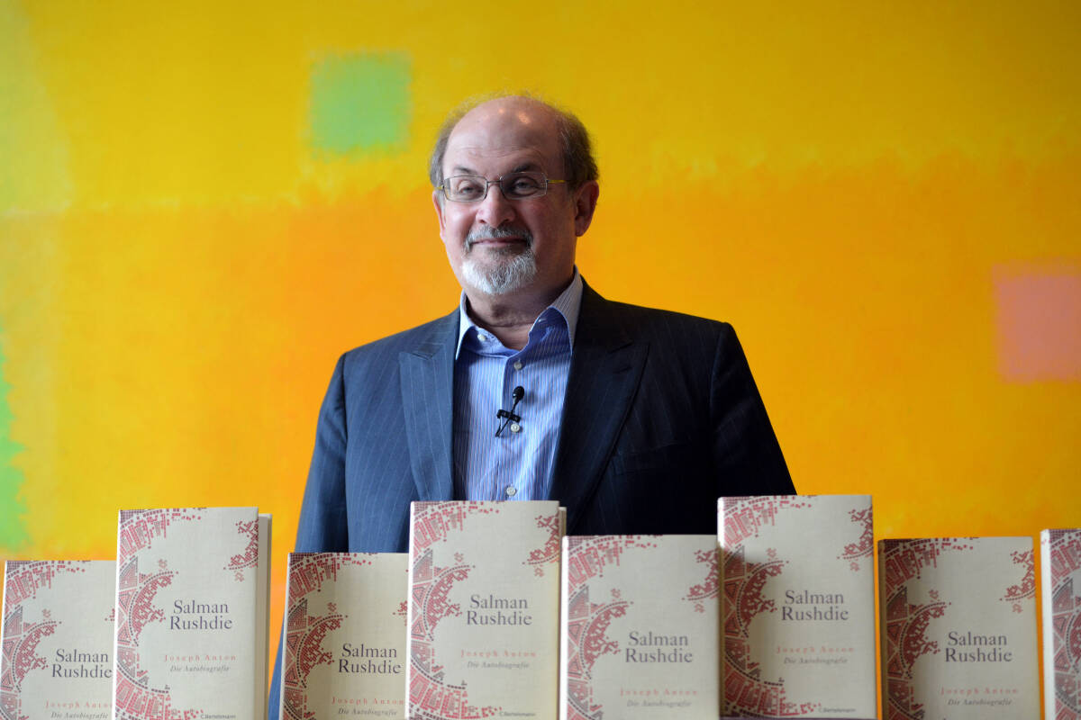 Salman Rushdie en 2012 : « J’étais devenu le personnage d’un mauvais roman d’espionnage, alors même que je n’aime pas les romans d’espionnage ! »