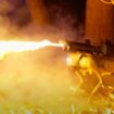 Ferngesteuerter Flammenwerfer: Roboter-Hund "Thermonator" spuckt Feuer – und ist in den USA fast überall legal