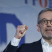 En Autriche, l'extrême droite fait la course en tête pour les européennes et les législatives