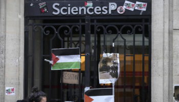 Manifestation à Sciences Po : la classe politique réagit au blocus