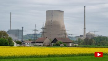Bilanz ziehen: Ein Jahr Atomausstieg: Das sind die Auswirkungen auf Wirtschaft, Gesellschaft und Politik