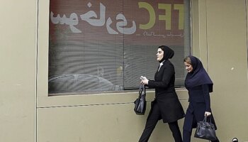 Irán intensifica la hipervigilancia del uso del velo en medio de las tensiones con Israel