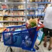 « Shrinkflation » : le gouvernement va obliger les supermarchés à prévenir de « l’évolution du prix rapporté au poids » d’un produit