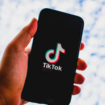 Tu voz va a ser clonada en 'TikTok' en segundos: así es la función en la que trabaja la plataforma con inteligencia artificial