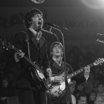 Une guitare des Beatles, perdue depuis 50 ans, va être vendue aux enchères