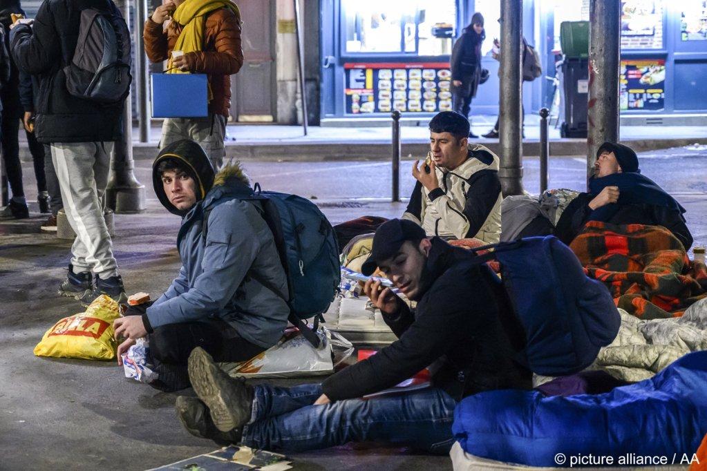 France: Migrants facing difficulties created by new digital registration system – InfoMigrants