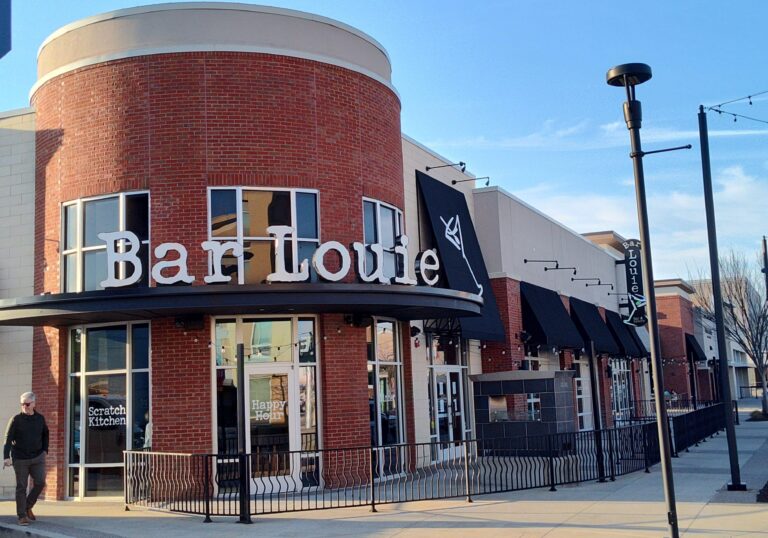 Bar Louie closes more than a dozen restaurants, files for Chapter 11 bankruptcy protection – USA TODAY