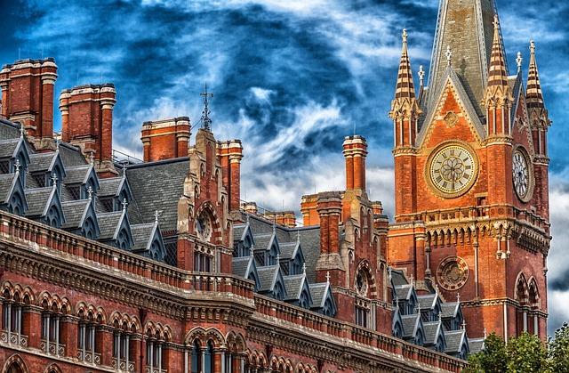 Market Trends and Economic Indicators Shaping the United Kingdoms Future