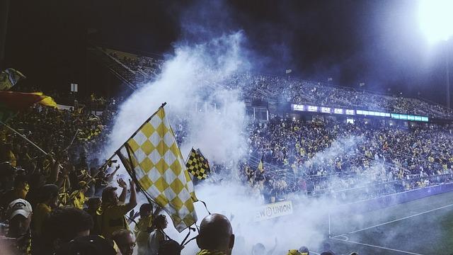 Arrest‍ of Soccer Fans Sparks debate on Hate Symbols ⁣in Sports