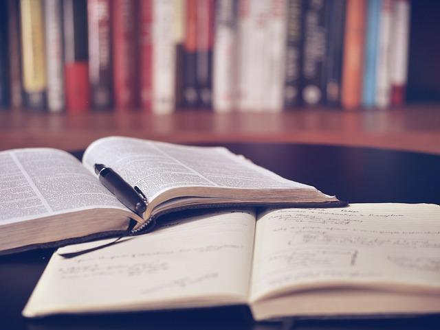 Allegations of Bias in Academic Tenure ⁣Decisions