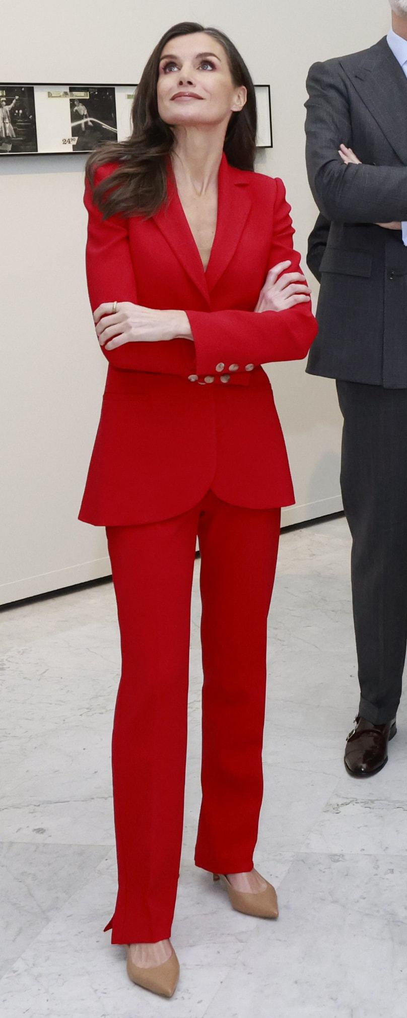 The Impact of Queen Letizias Fashion Choices on contemporary Trends