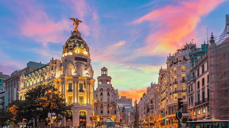 Spain Private Sector Growth Moderates – TradingView