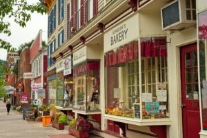 Discovering a Hidden Gem: Life in the US Town That Was Left Behind in Canada Over 175 Years Ago
