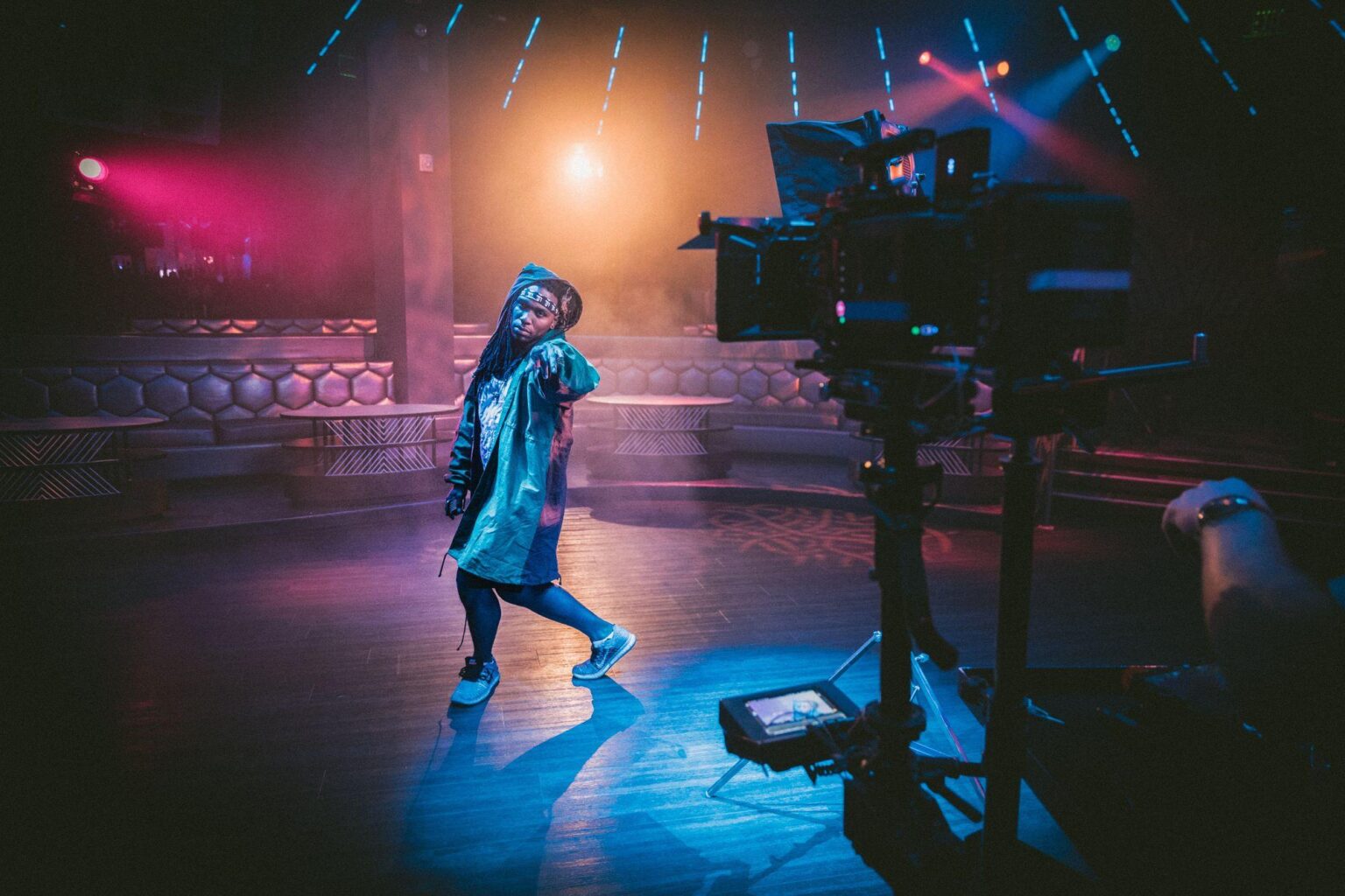 Experience the Magic: Official Music Video for ‘Maman’ Unveiled in France!