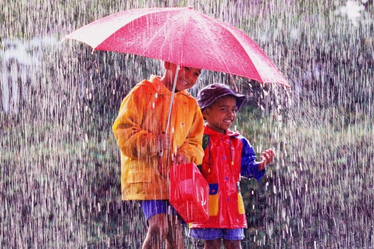 Prepare for a Wild Anzac Day Weekend: Stormy Weather Hits Australia’s East Coast!