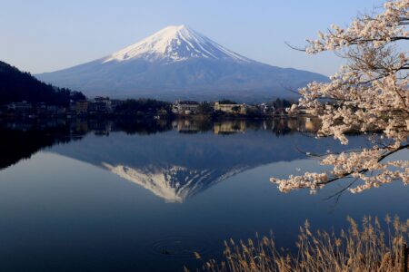 Twice Rescued: Mount Fuji Climber’s Daring Quest to Retrieve Lost Phone!