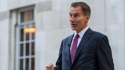 UK Finance Minister Reeves Faces Investigation by Parliament’s Standards Commissioner