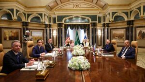 US Leaders Urge Ukraine and Russia to Embrace Peace Talks