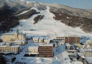 Japan’s Unique Summer-Only Ski Resort Kicks Off 2025 Season with Unprecedented Snow Depth!